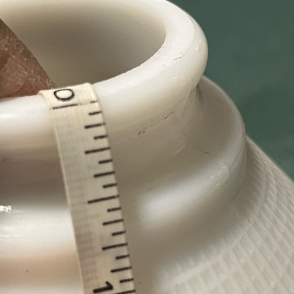 Antique glassware White lamp shade only - Picture 12 of 12